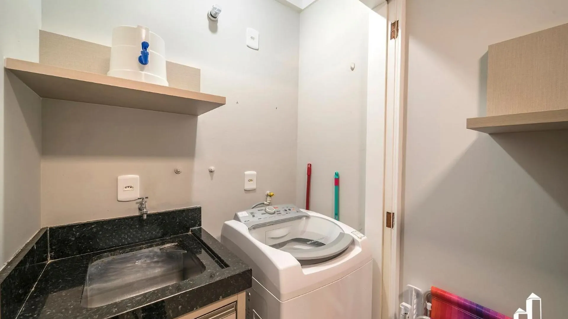 Apartamento Com 02 Dormitorios Bombinhas