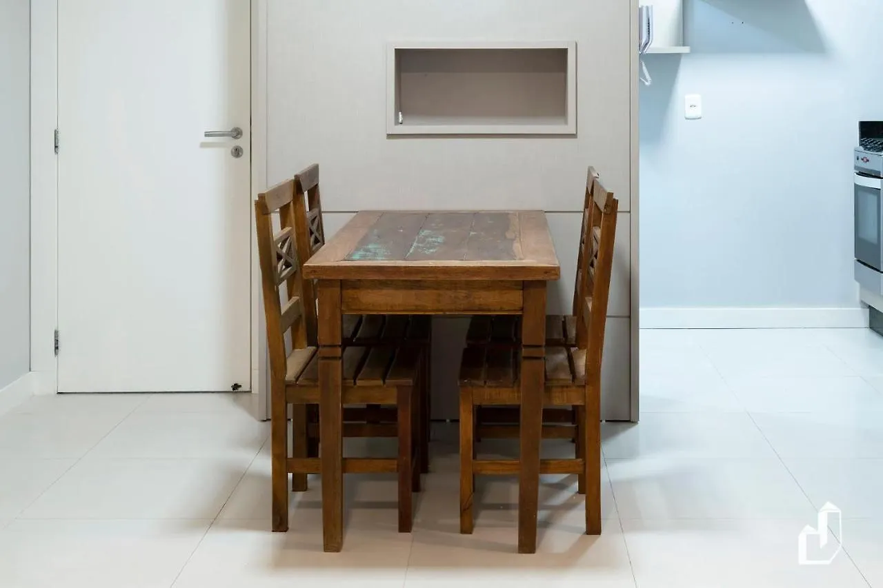 Apartamento Com 02 Dormitorios Bombinhas Brazil